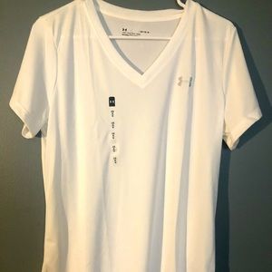 NWT women’s v neck UA top